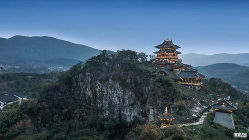 唯有清风照明月,照亮人生旅途